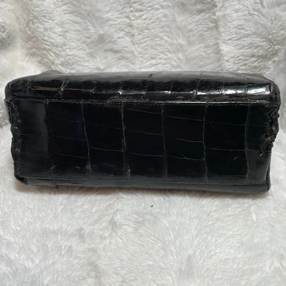 Vintage Lesco Black Faux Alligator Handbag - Picture 5 of 13
